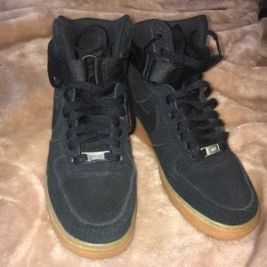 Air Force 1 suede edition with gum sole